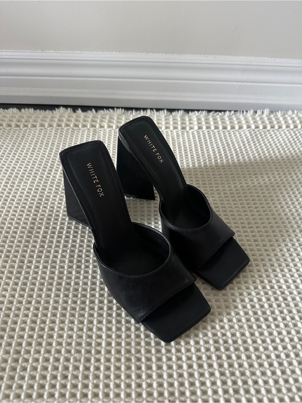 White Fox Boutique Black Sweet Talker Mules - Picture 1 of 5